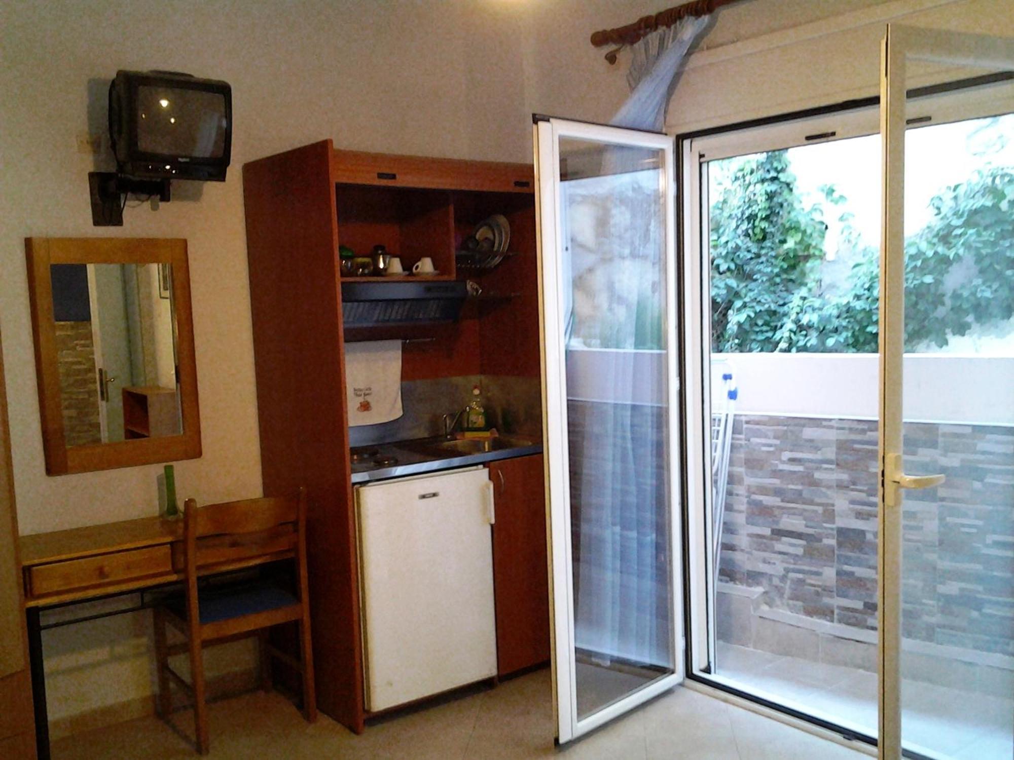Apergis Rooms Ermoupoli Camera foto