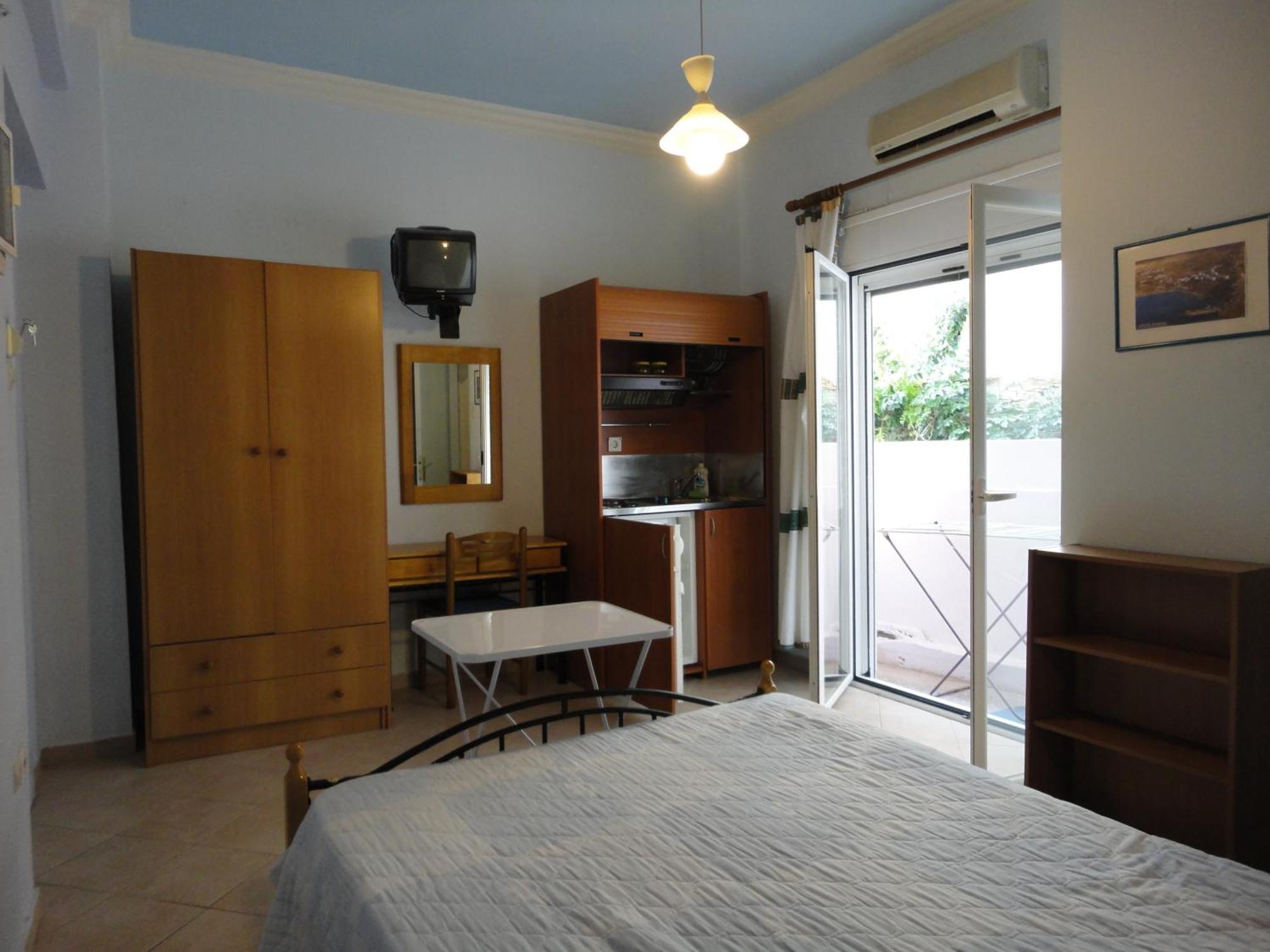 Apergis Rooms Ermoupoli Camera foto