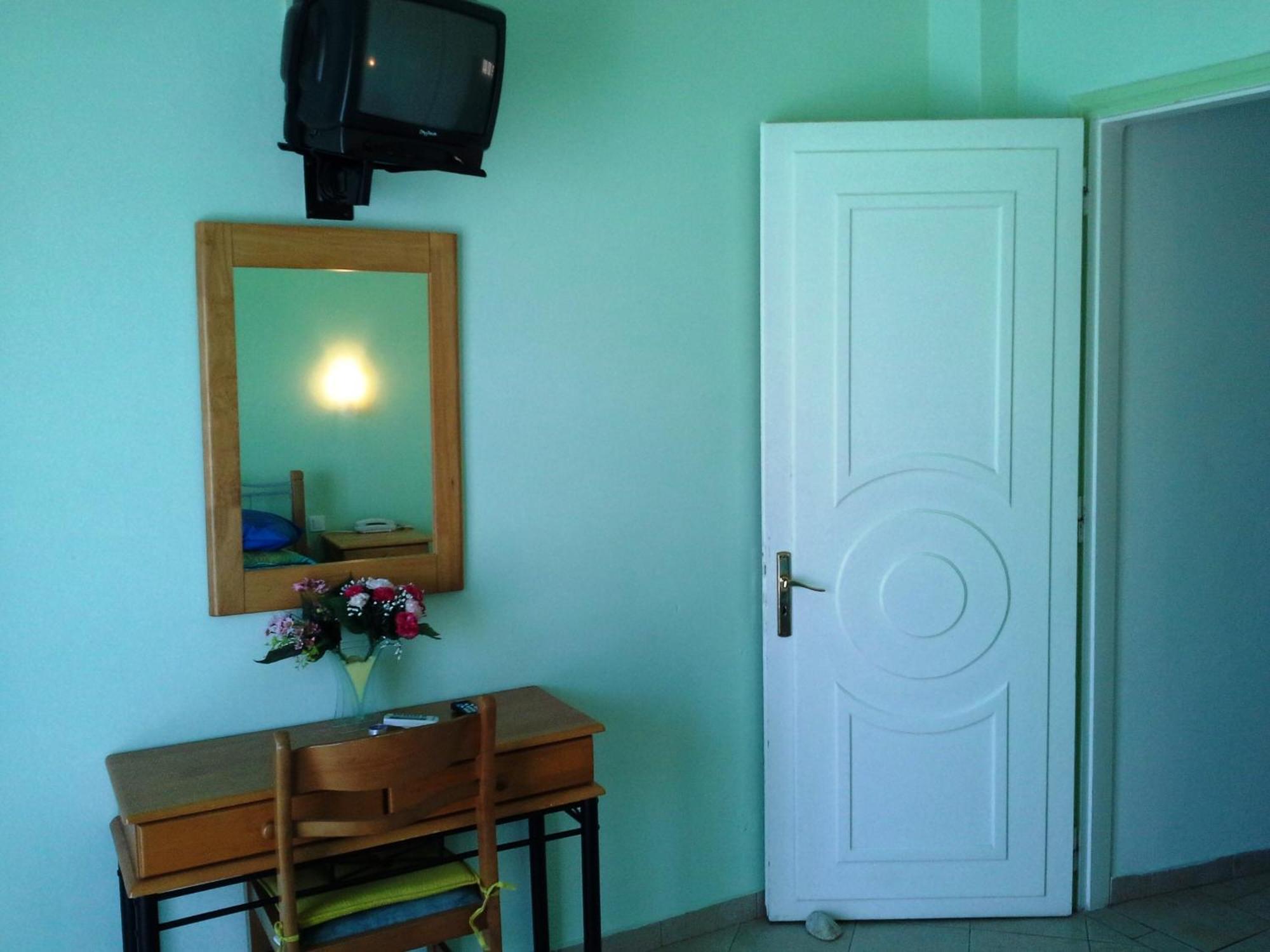 Apergis Rooms Ermoupoli Camera foto