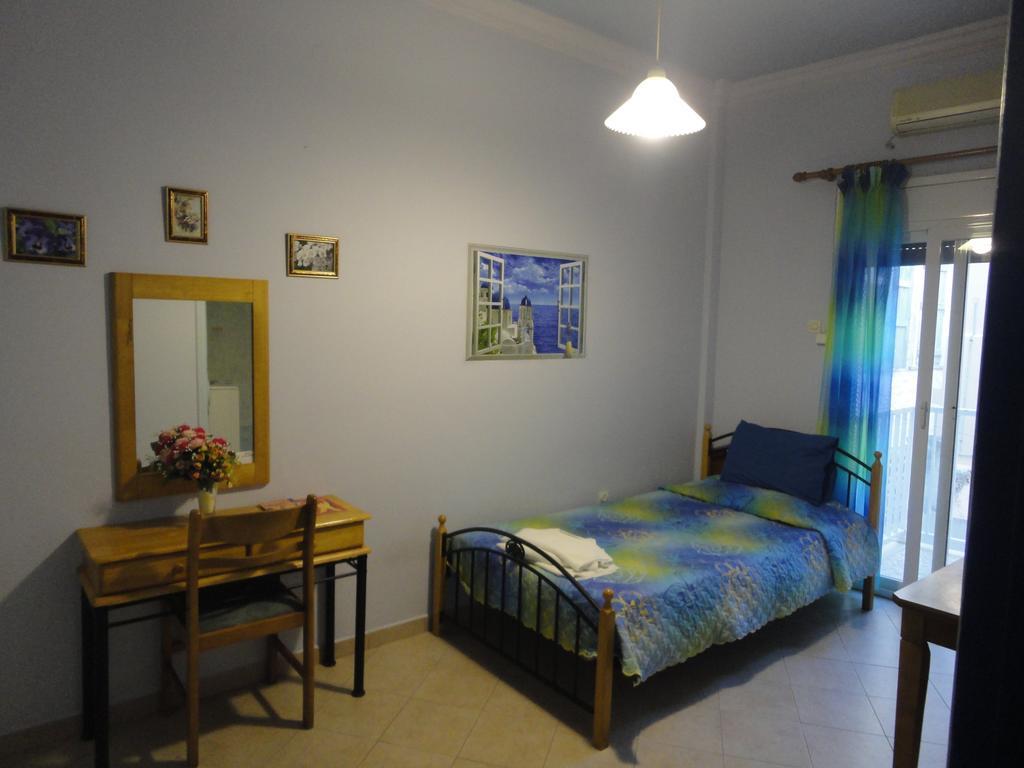 Apergis Rooms Ermoupoli Esterno foto