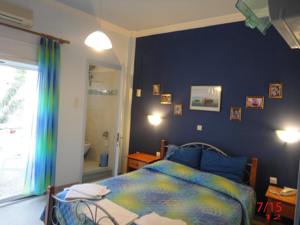 Apergis Rooms Ermoupoli Esterno foto