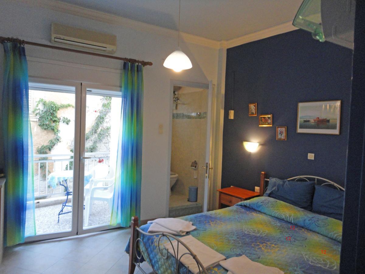 Apergis Rooms Ermoupoli Esterno foto