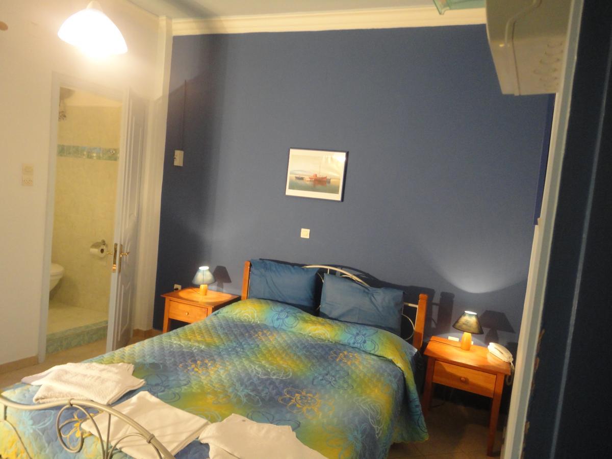 Apergis Rooms Ermoupoli Esterno foto