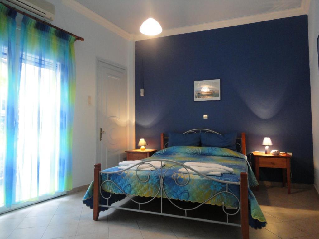Apergis Rooms Ermoupoli Esterno foto